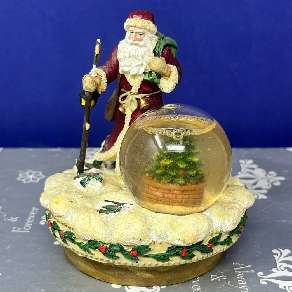 Yankee Candle Topper Father Christmas Snow Globe